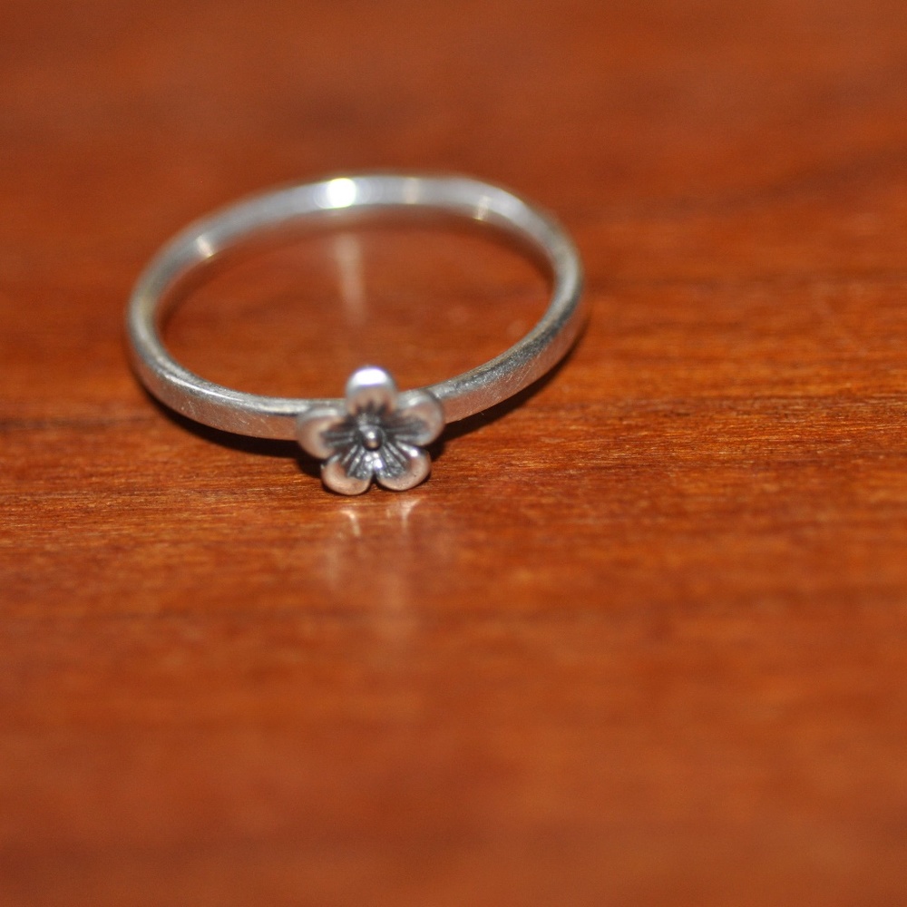 Sterling Silver Stackable Flower Ring - Size 9.25 - image 4
